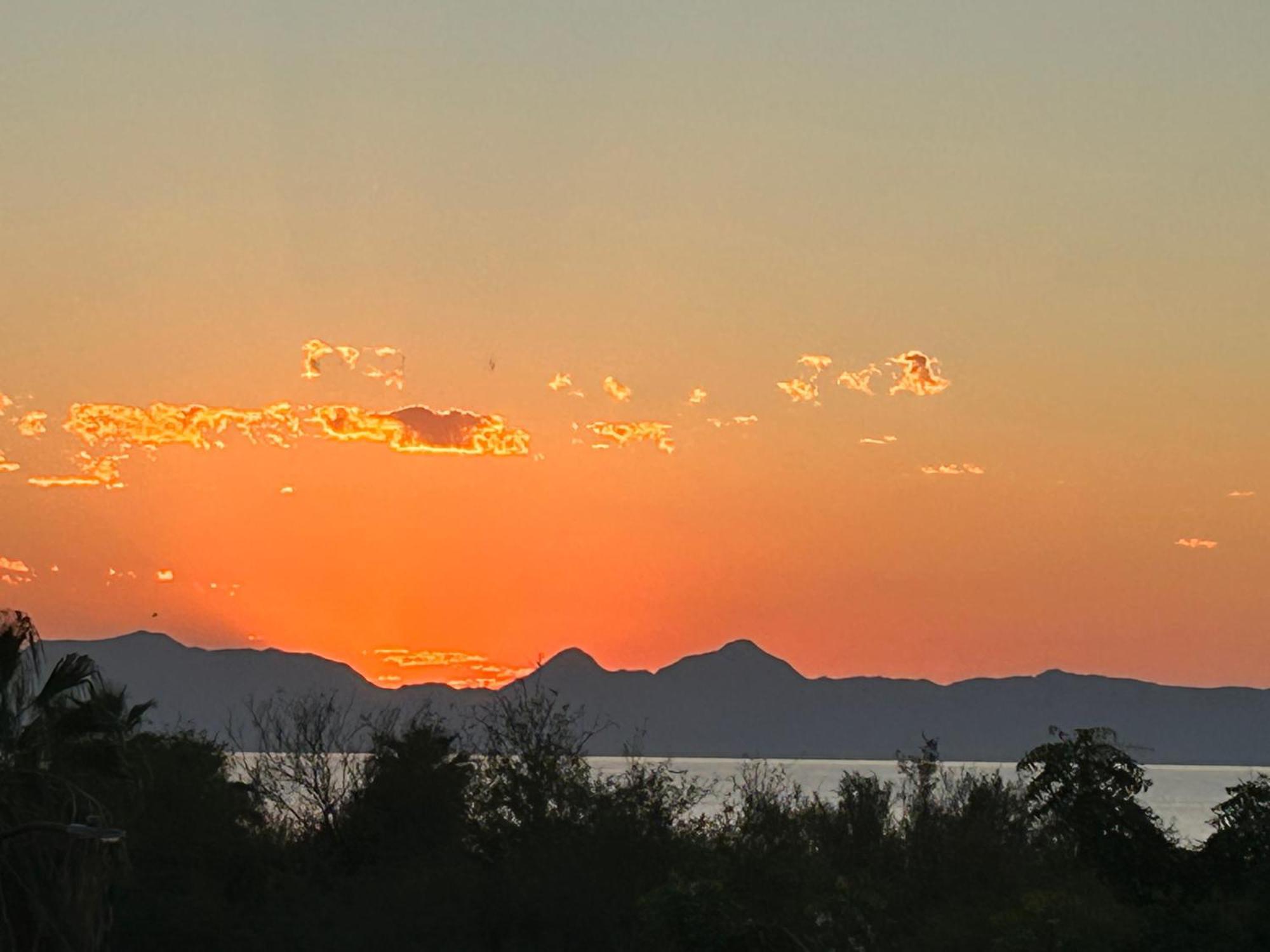 Tres Iguanas Apart Hotel - New, Cozy & Spacious Flats, Short Walk To Beach Loreto  Exterior photo